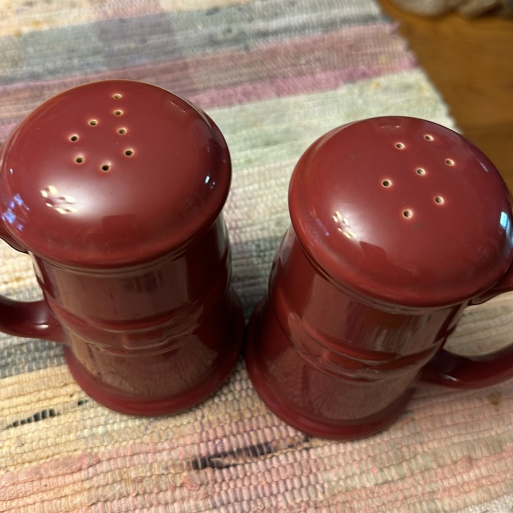 Longaberger Pottery Woven Traditions Stovetop Salt & Pepper Shakers in Paprika - Picture 2 of 5